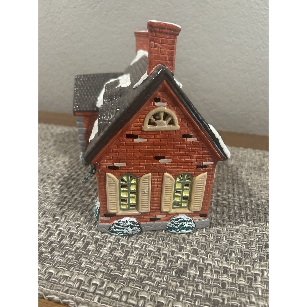 Dept 56 Snow Village Stonehurst House Hand Painted Ceramic Lights Up #5140-3 - Picture 3 of 6